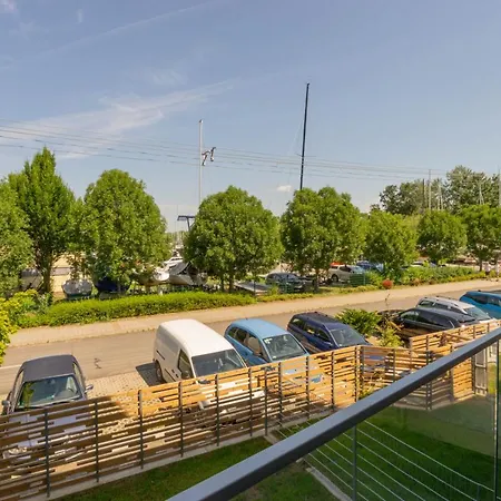 Apartment Moments - Pearl